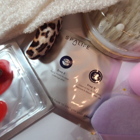 Self-Care Set | Spa and Skincare Beauty Bundle - Picture 4 of 10